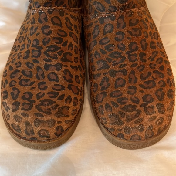 Suede Leopard Print Boots with Fur - Picture 10 of 12